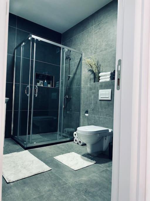 Priam Apartment Приштина Экстерьер фото