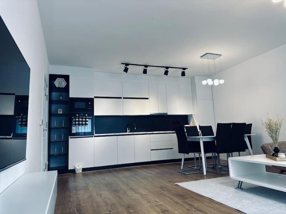 Priam Apartment Приштина Экстерьер фото